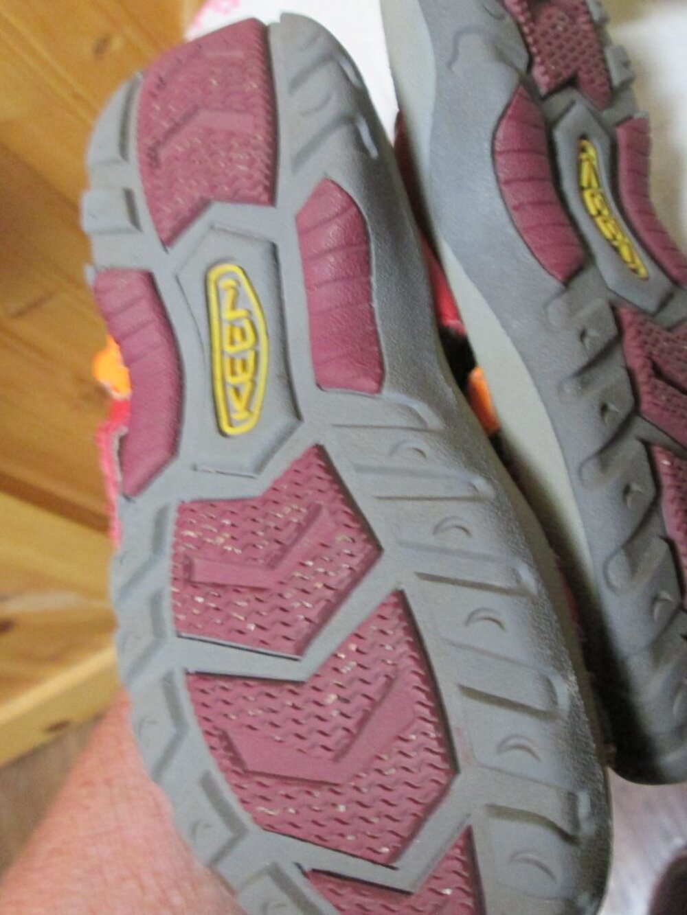 Girls 12 Keen leather fisherman sandals waterproof red orange purple - Picture 3 of 3